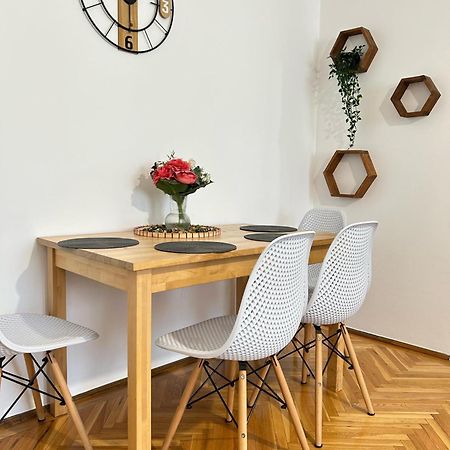 Parliament Central Apartment بوخارست المظهر الخارجي الصورة